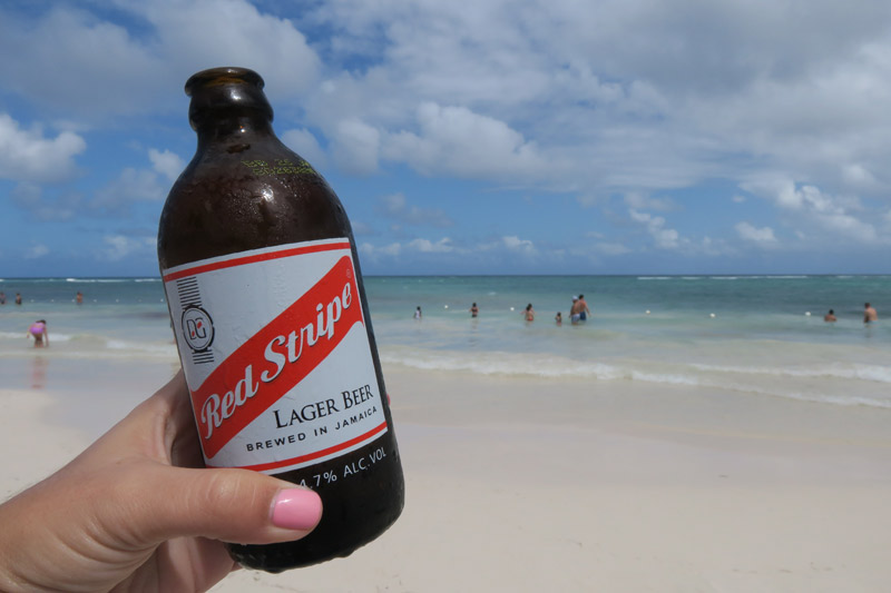 passeio na Jamaica: cerveja no Blue Waters Beach Club