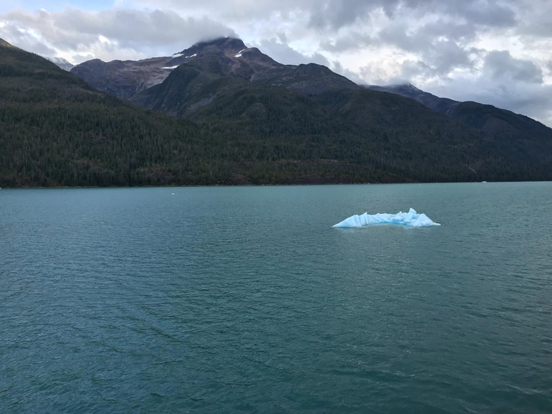 iceberg-no-fiorde-no-alasca